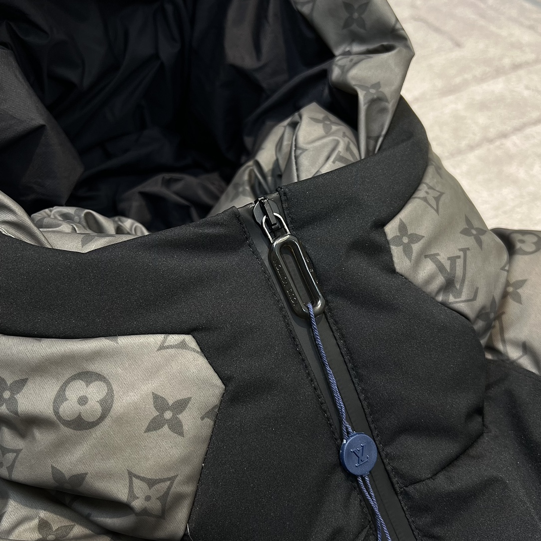 Louis Vuitton, Black windbreaker jacket Polyester ref.1002152 - Joli Closet